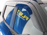 サイドバイザー付きのお車です！