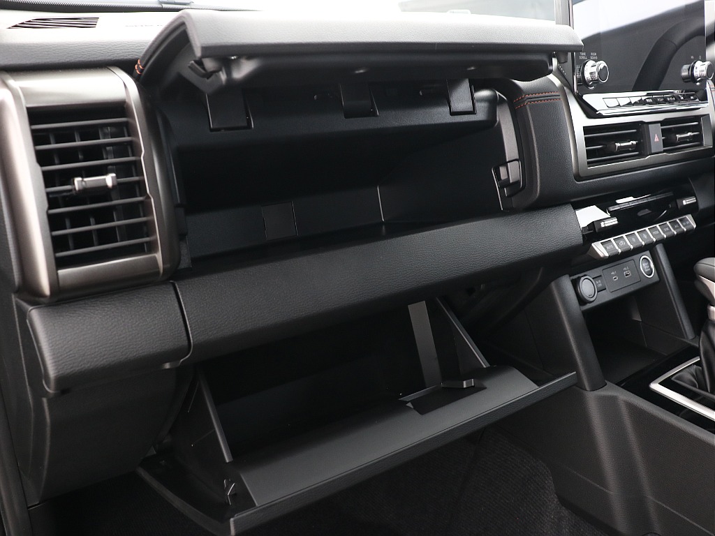 グローブボックス！