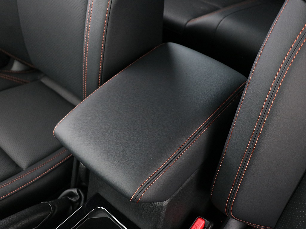 センターアームレスト！