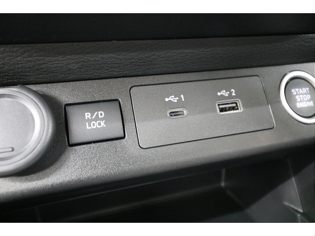 プッシュスタートスイッチ☆ＵＳＢ電源☆