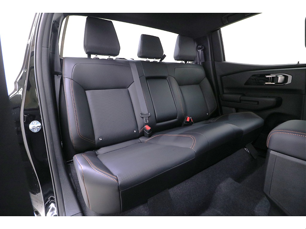 後部座席になります☆