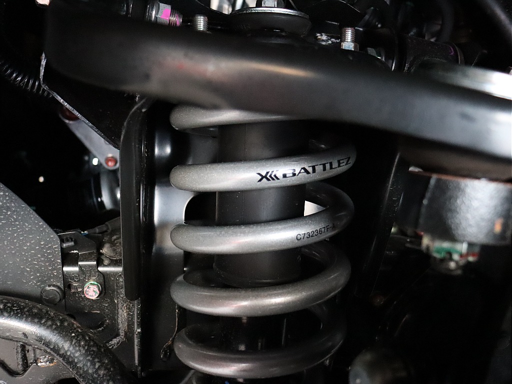 JAOS　BATTLEZ フロントリフトアップスプリング装備！