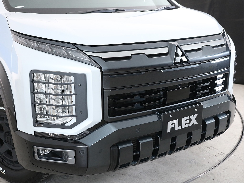 新型になりフロントのクリアランスソナーがつき、運転も安心ですね！ヘッドライトカバーも付けたことで正面からの印象も変わりました！