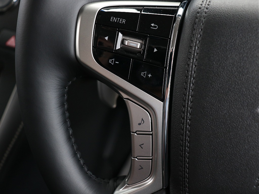 ステアリングスイッチ左！