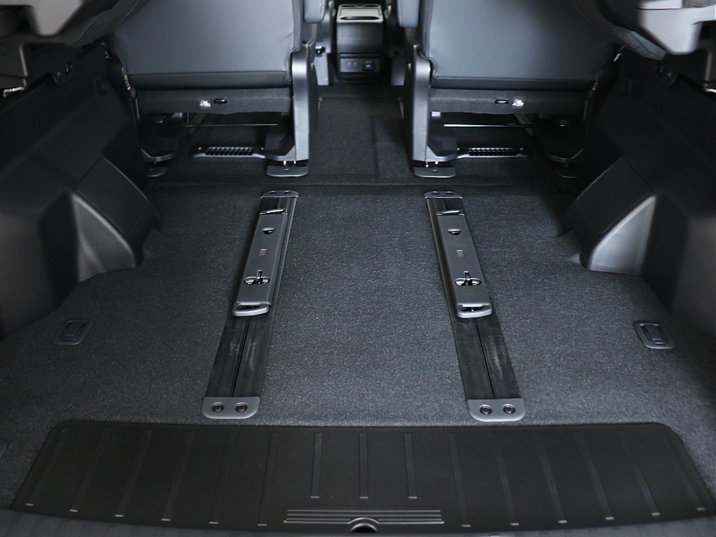 ラゲッジスペース中央！