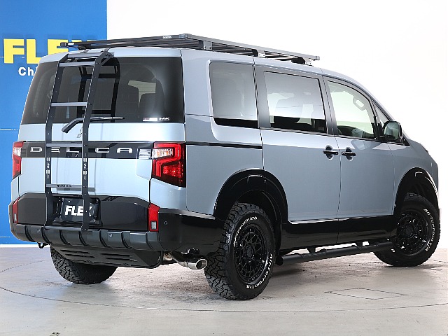 67リアラダー装備！実際に登れる仕様になっておりますので、ラックに荷物を簡単に載せれます♪