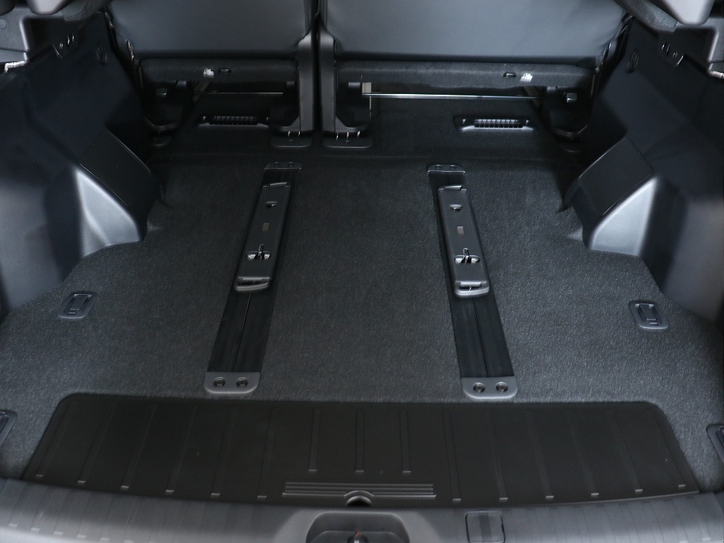 ラゲッジスペース中央！