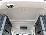 ルーフビームガーニッシュもついていて、車内照明も完備しております！