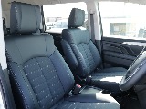 運転席・助手席はシートヒーターが付いておりますので寒い時期でも快適性ばっちり♪