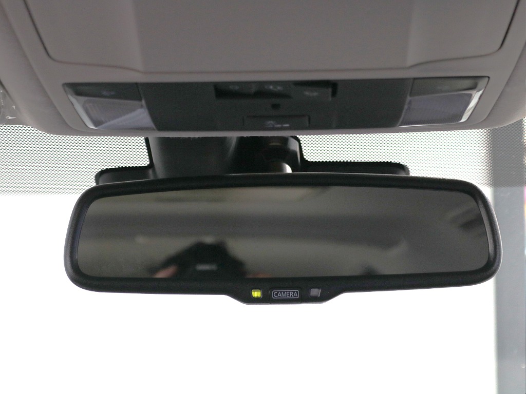 バックカメラ付き自動防眩インナーミラー