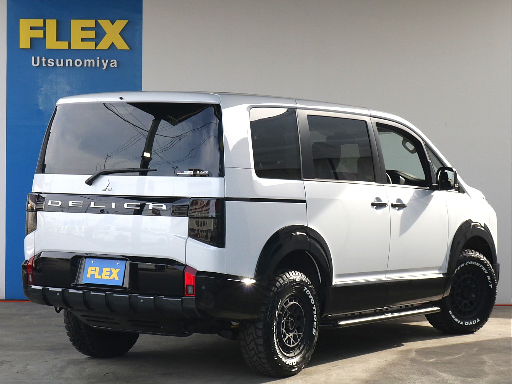 新型デリカ、オリジナルカスタムパーツ盛りだくさん