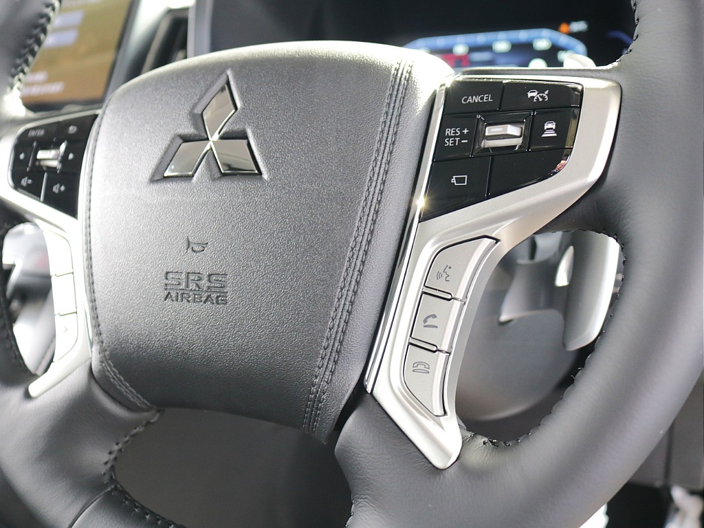 ステアリングスイッチ