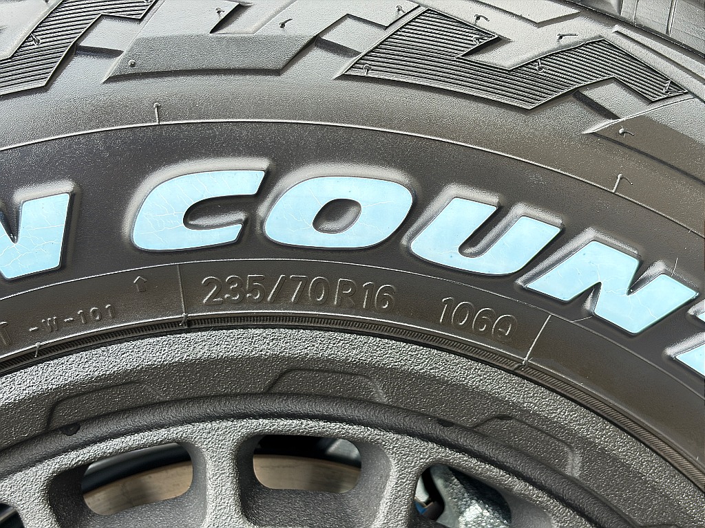 235/70R16☆