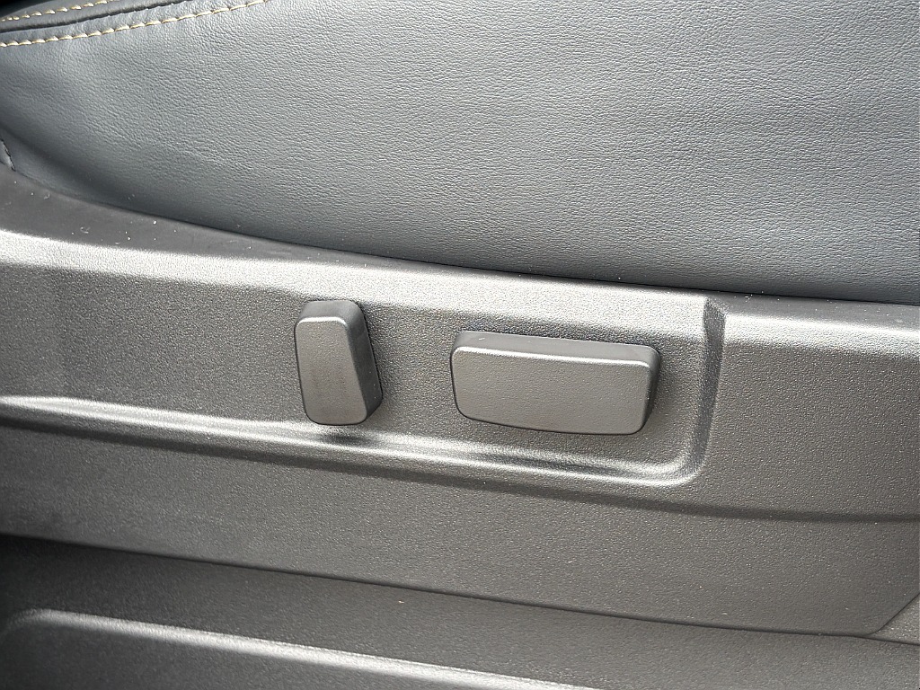 運転席電動シート☆