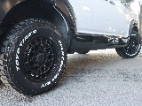 足元にはマッドヴァンスアルミホイールにTOYOオープンカントリータイヤ♪