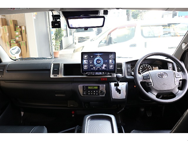 豪華な運転席周り！
