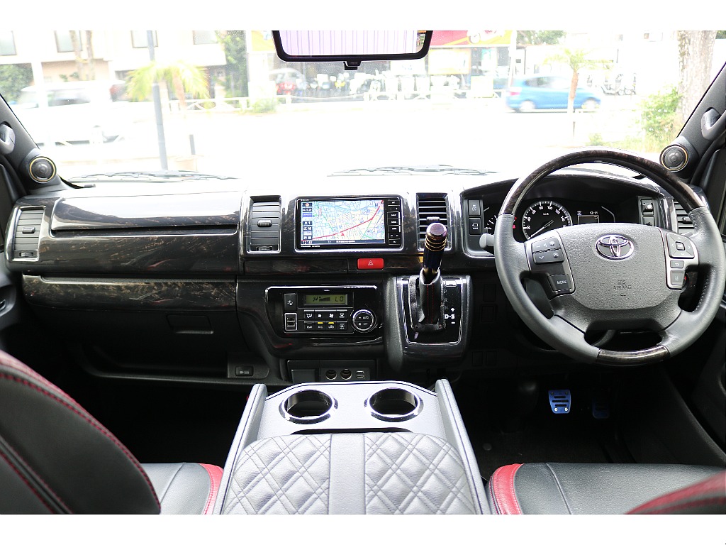 豪華な運転席周り！