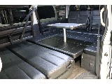 フルフラットで車中泊可能です！