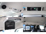 ルーフスピーカー、UI リアオートエアコン、フリップダウンモニター、サイドバー！