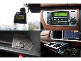 前後ドライブレコーダー、オートエアコン、AC100V電源、ドリンクホルダー！