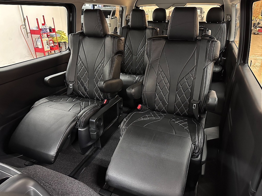 キャプテンシート4席！オットマン付き！