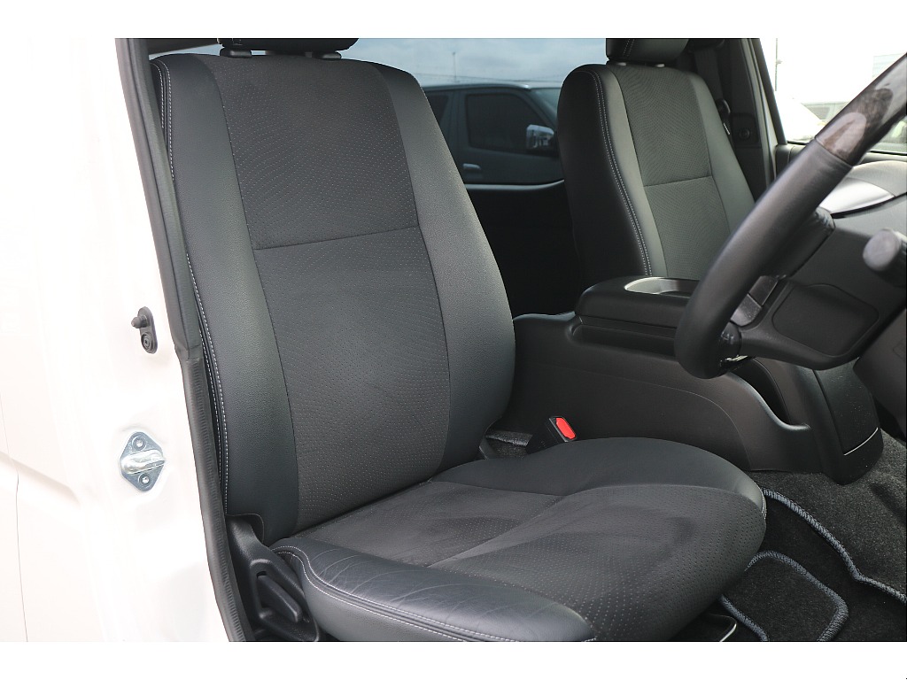 ダークプライムⅡ専用ハーフレザーシート！