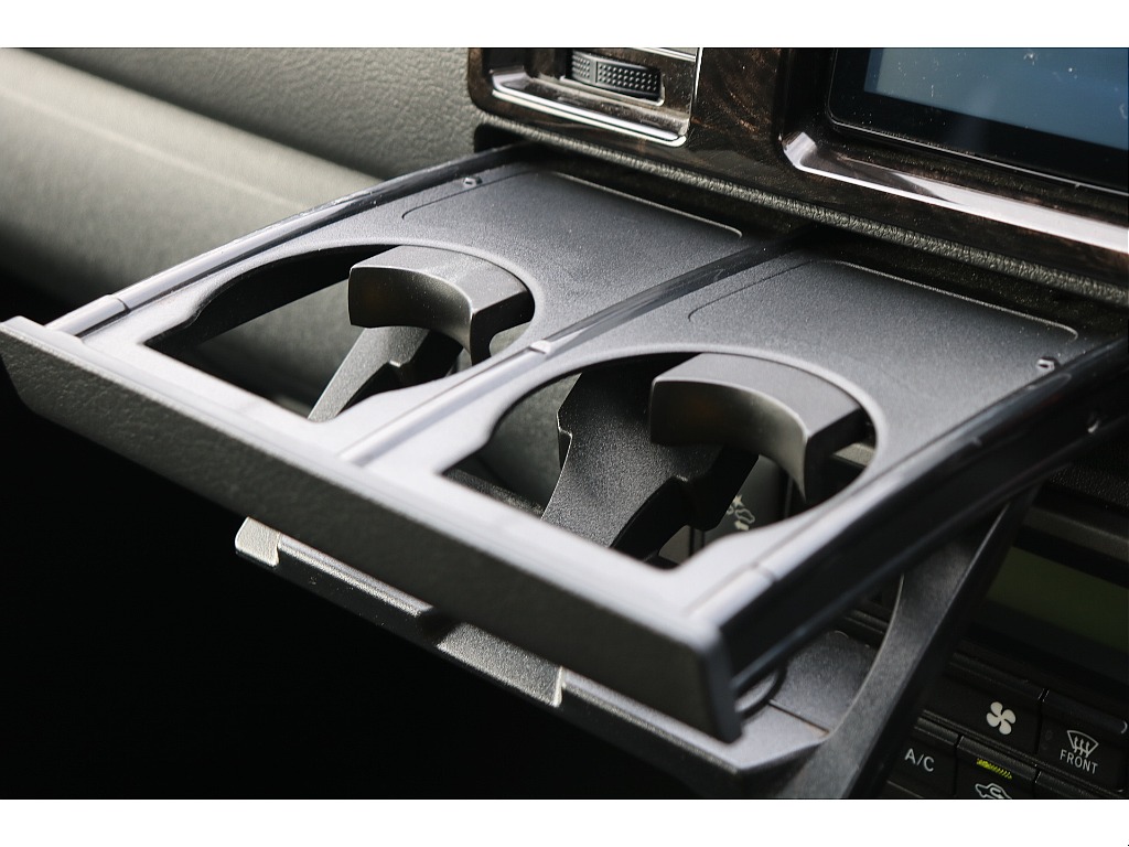 ドリンクホルダー付き！