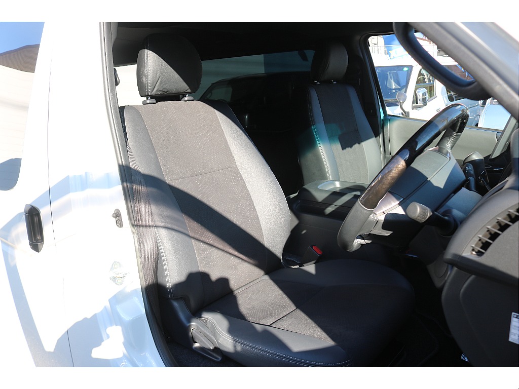 ダークプライムⅡ専用ハーフレザーシート！