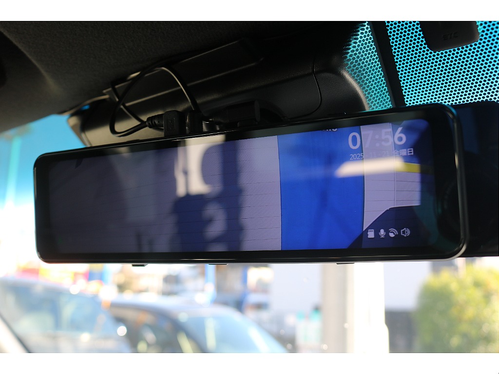 ミラー型前後ドライブレコーダー！