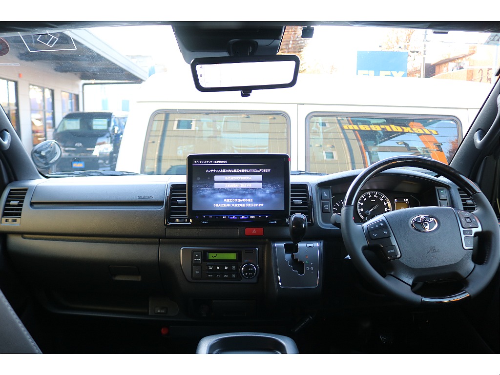 トヨタ ハイエースバン 5D2.8DTスーパーGLダークプライムⅡL 4WD 登録済み未使用車 東京都の詳細画像 その4