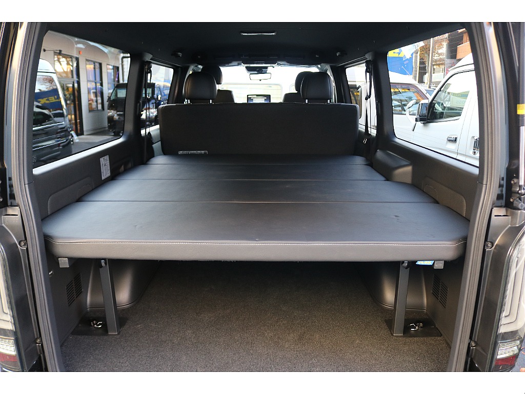 トヨタ ハイエースバン 5D2.8DTスーパーGLダークプライムⅡL 4WD 登録済み未使用車 東京都の詳細画像 その9