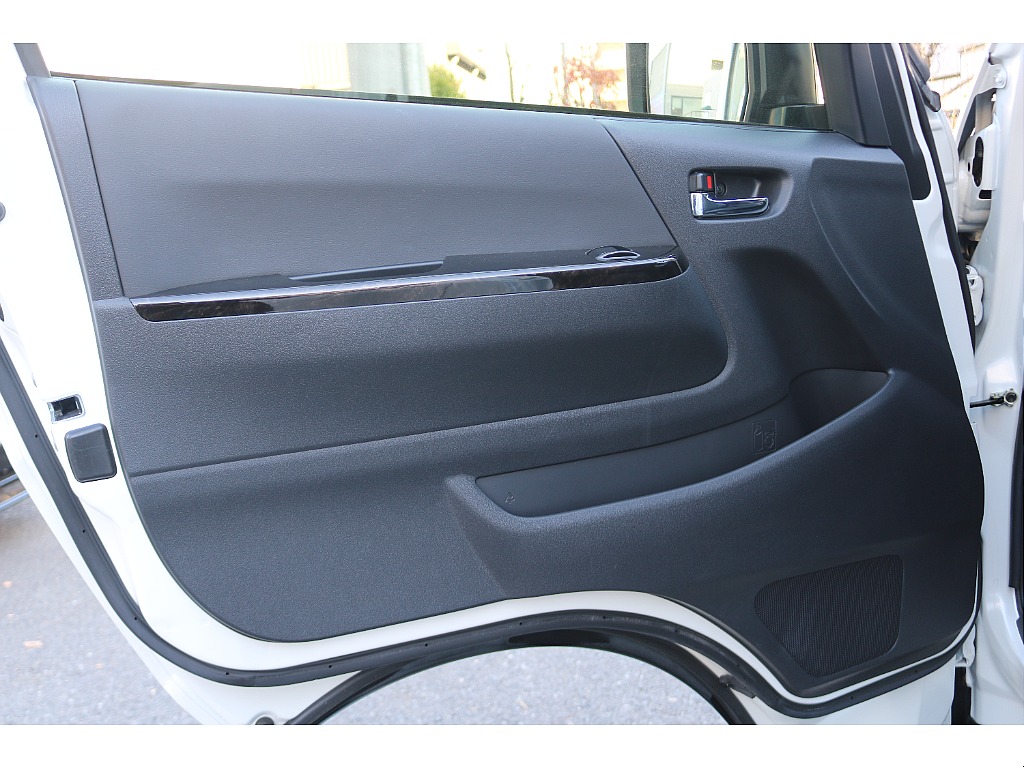 ドア内張りも綺麗です！