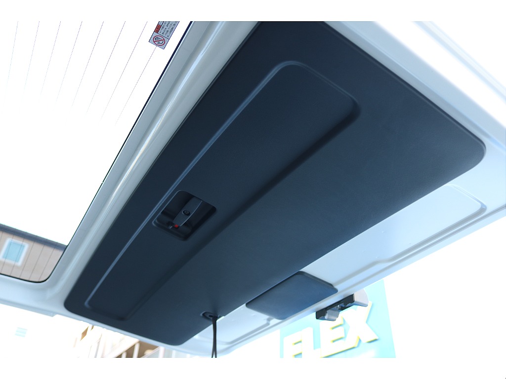 リアゲート内張りも綺麗です！