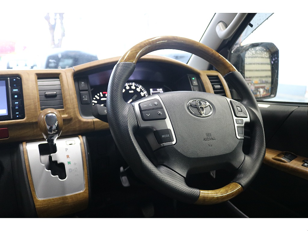 黄木目ステアリング、シフトノブ！