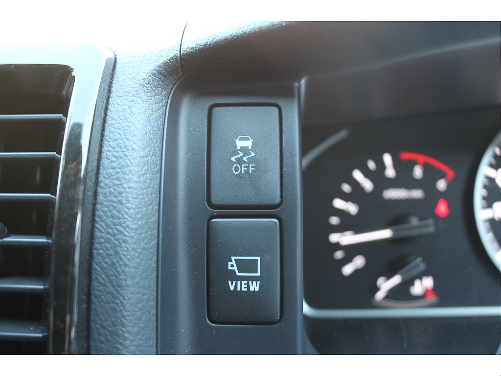 トラクションコントロール、パノラミックビューモニター！