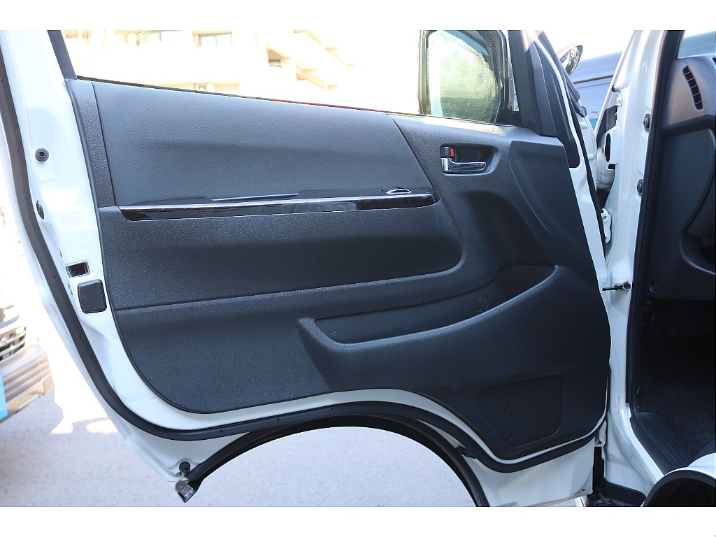 ドア内張りも綺麗です！