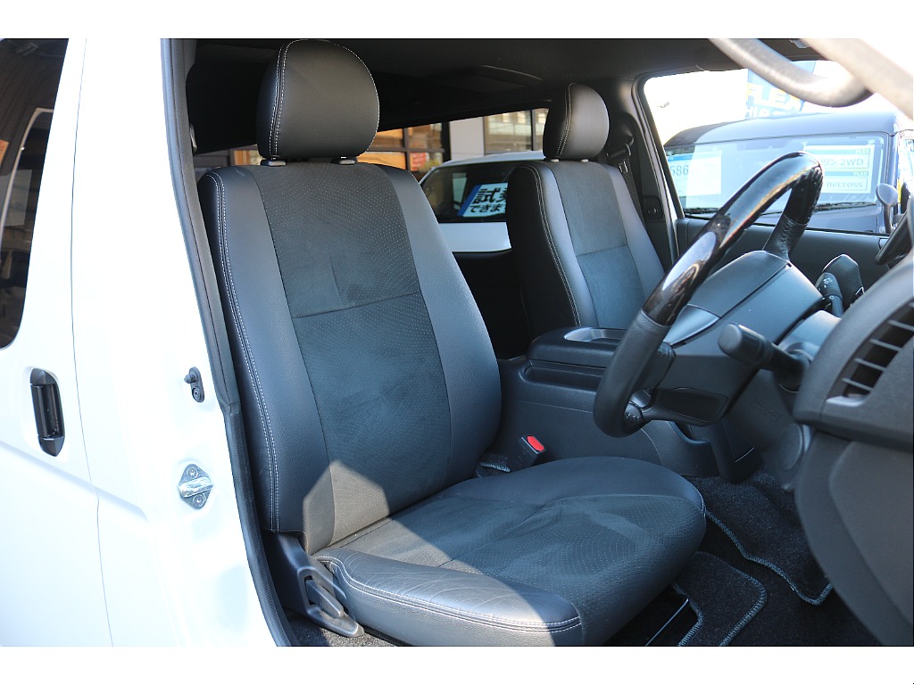 ダークプライムⅡ専用ハーフレザーシート！