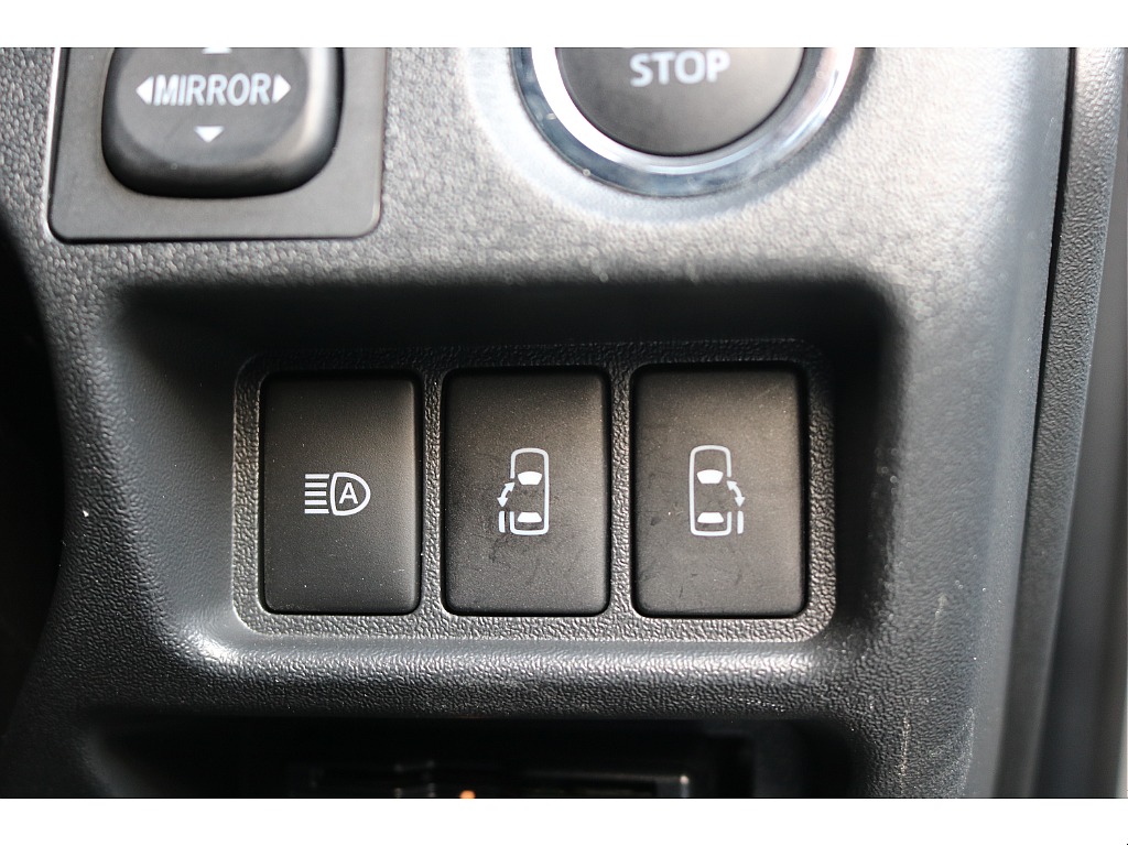 両側パワースライドドア！