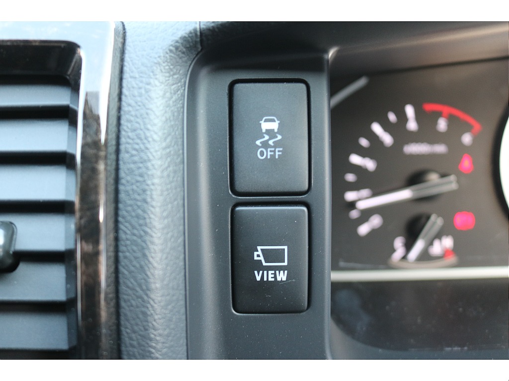 トラクションコントロール、パノラミックビューモニター！