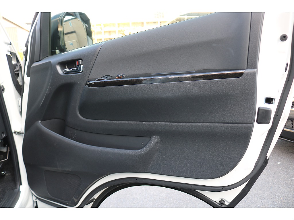 ドア内張りも綺麗です！