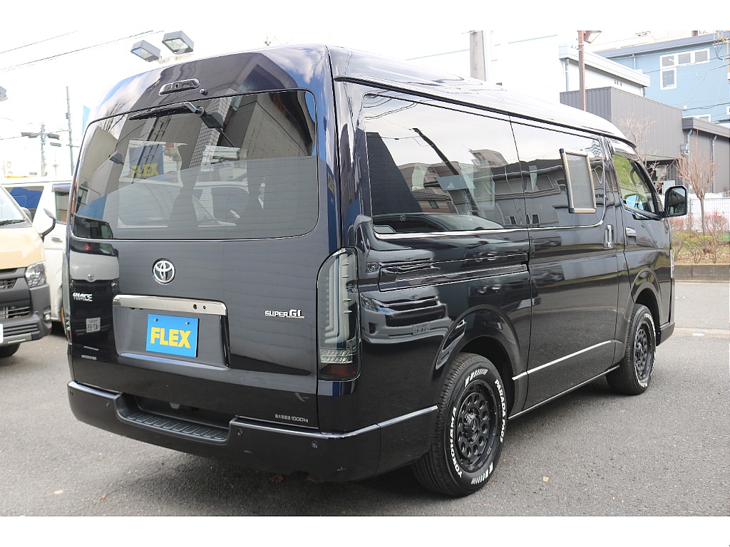 ガソリン4WDワイドボディバン！