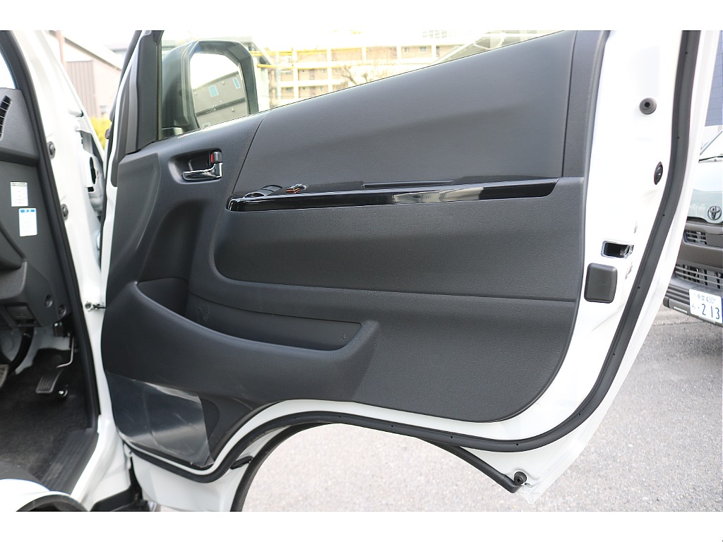 ドア内張りも綺麗です！