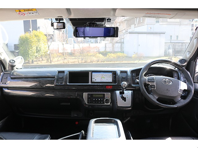 豪華な運転席周り！