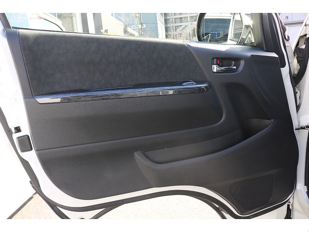 ドア内張りも綺麗です！