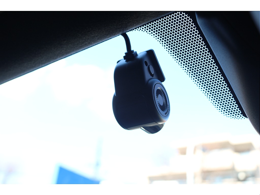 ナビ連動型前後ドライブレコーダー！