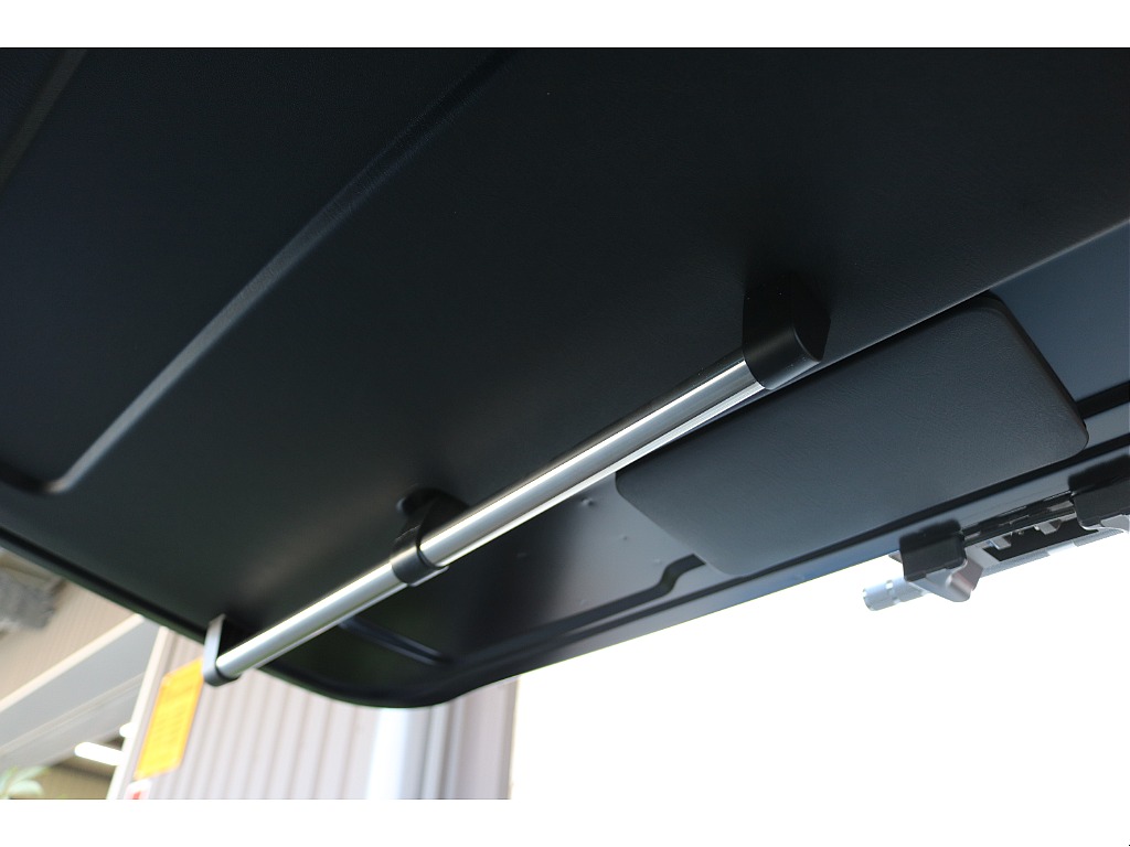 リアゲートハンガーバー！