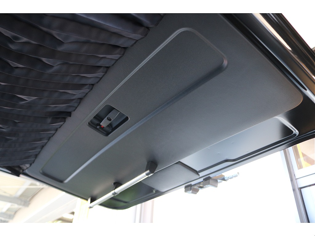 リアゲート内張りも綺麗です！