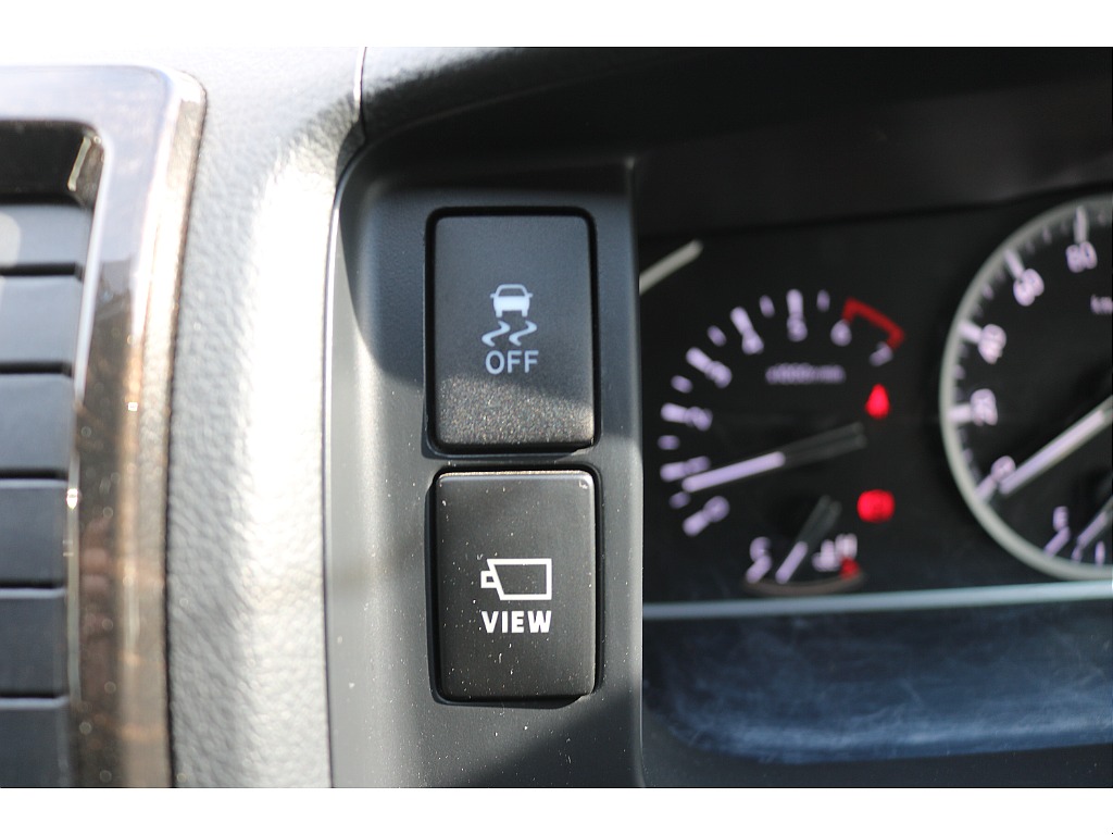 トラクションコントロール、パノラミックビューモニター！