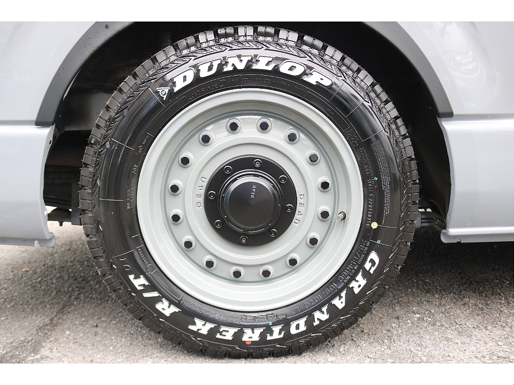 DUNLOP GRANDTREKタイヤ×コロラド　16インチアルミ！