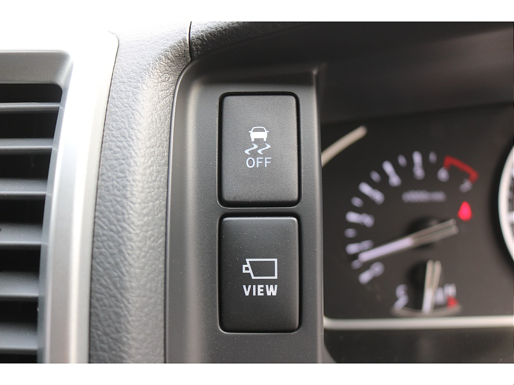 トラクションコントロール、パノラミックビューモニター！